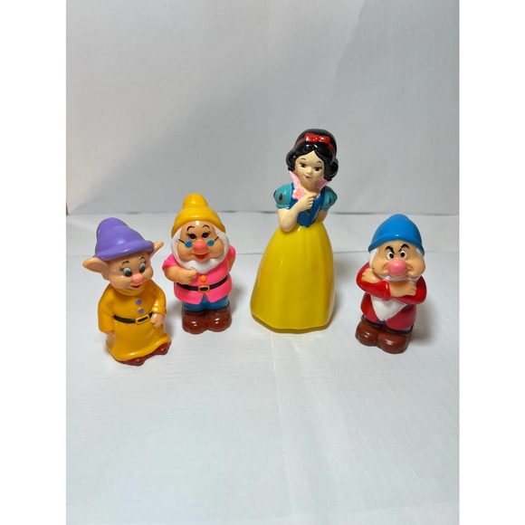 Disney Accessories Vintage Snow White And Seven Dwarfs Plastic